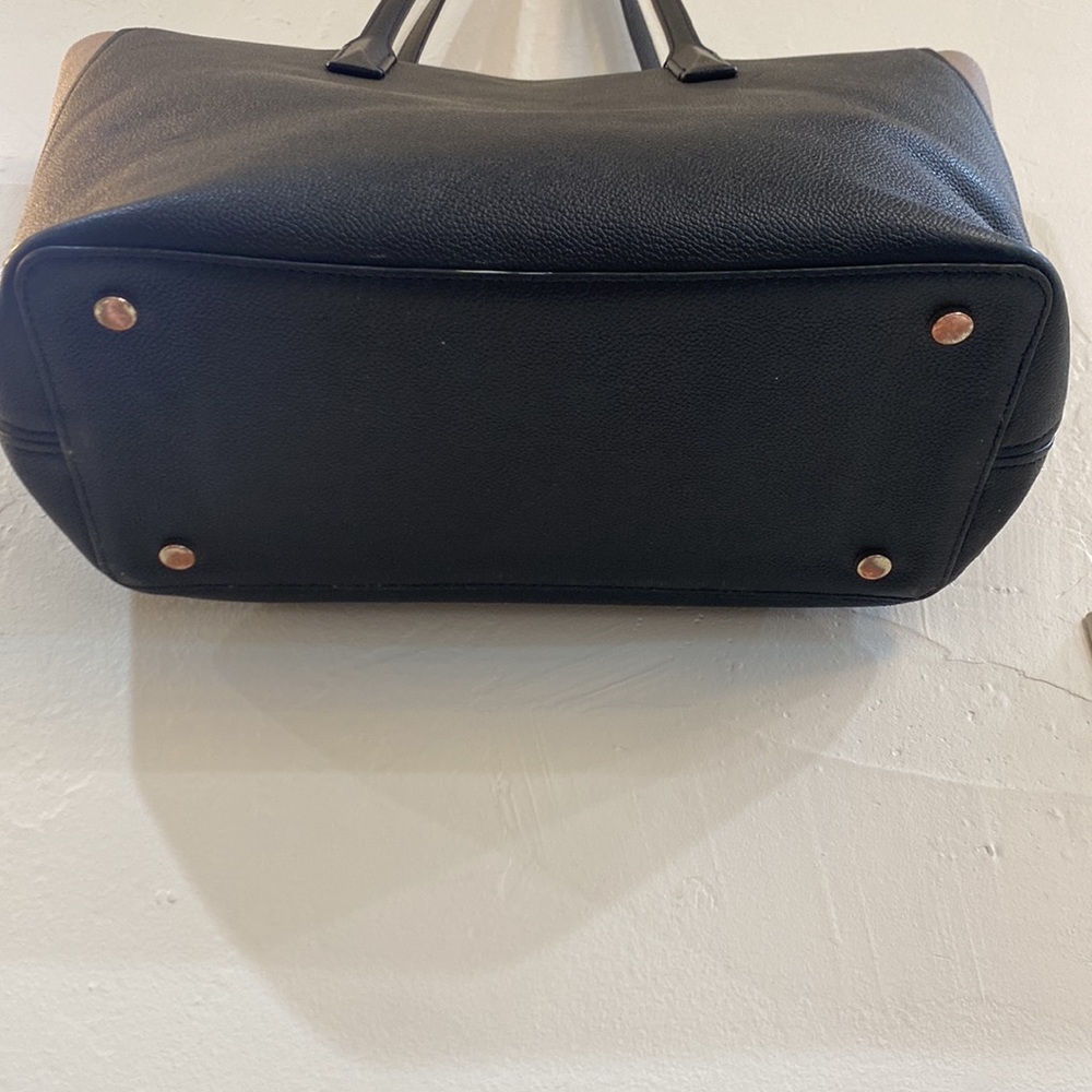 Kate Spade tote- black and light tan - Picture 3 of 16